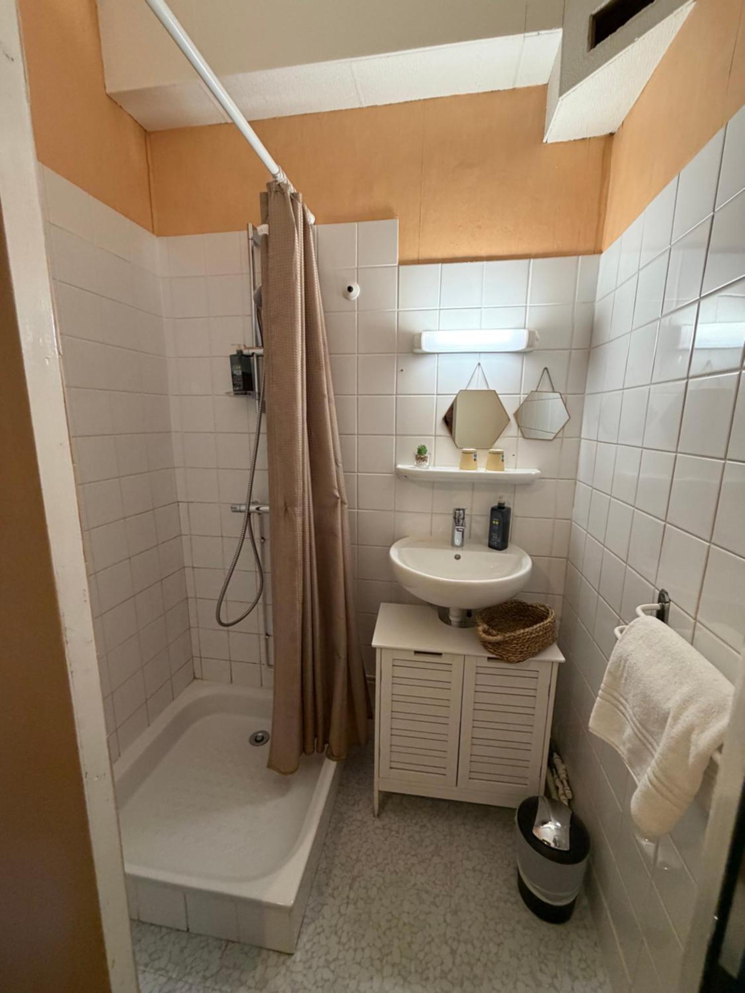 Standard Double Room Private Bathroom shared toilets