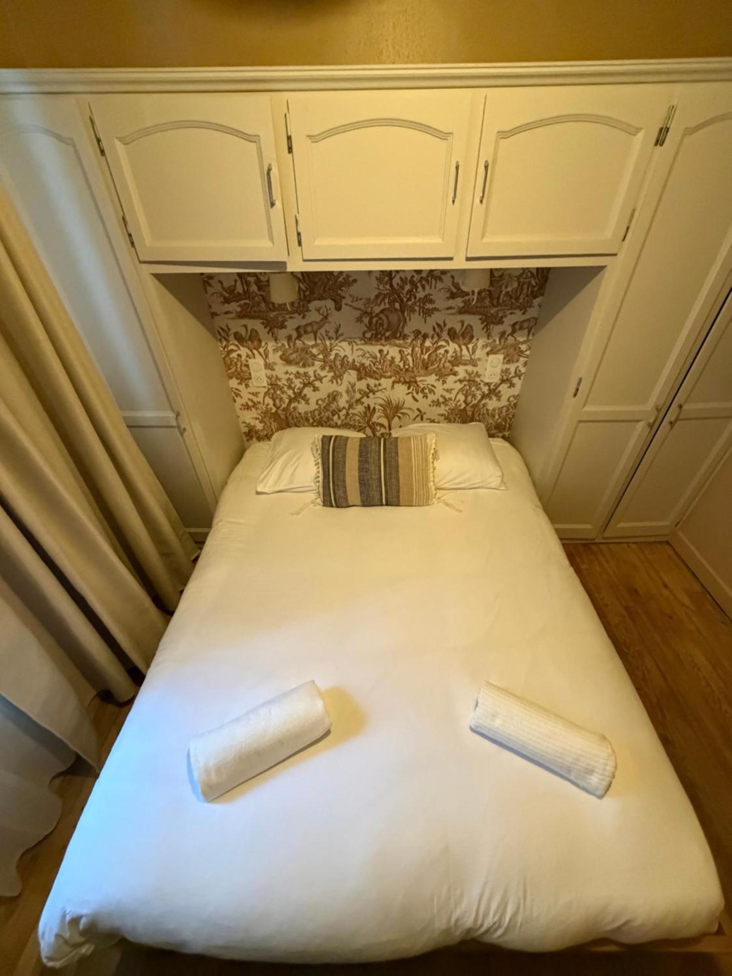 Standard Double Room Private Bathroom shared toilets