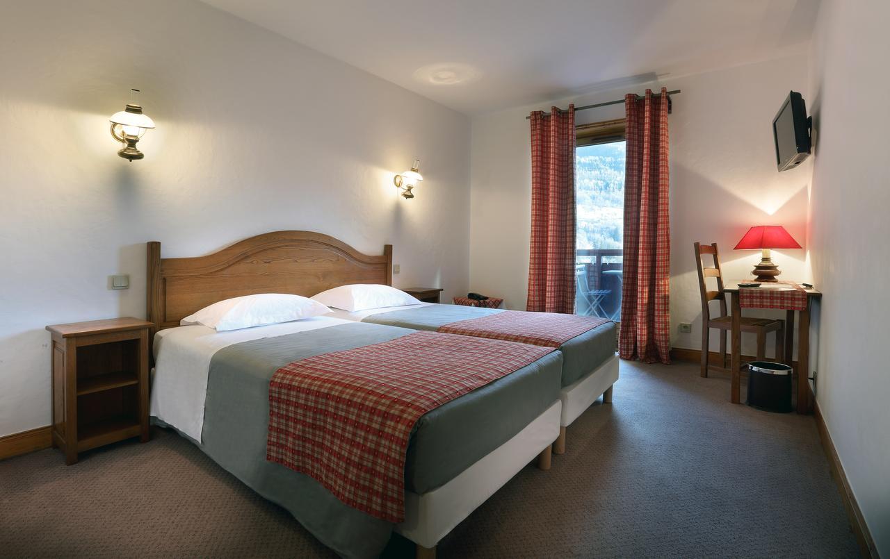 Twin Room with Balcony and Mountain View,27121436:JPEG