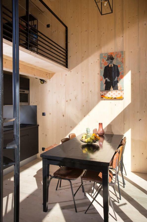 Two-Bedroom House,862491557:JPEG